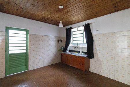 Casa para alugar com 320m², 3 quartos e 2 vagas Casa para alugar com 320m², 3 quartos e 2 vagasCozinha