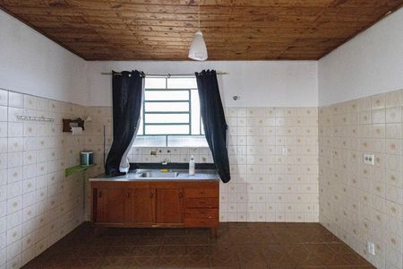 Casa para alugar com 320m², 3 quartos e 2 vagas Casa para alugar com 320m², 3 quartos e 2 vagasCozinha