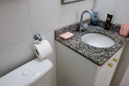 Banheiro de apartamento à venda com 3 quartos, 70m² em Jaguaribe, Osasco