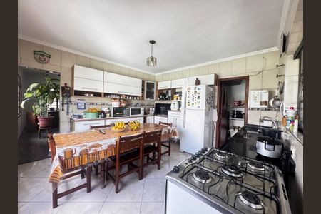 Casa à venda com 23m², 4 quartos e 6 vagas Casa à venda com 23m², 4 quartos e 6 vagasFoto 13