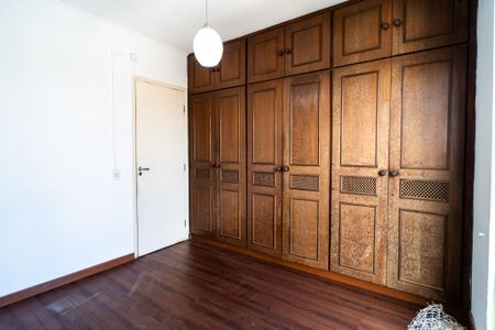 Apartamento para alugar com 90m², 3 quartos e 2 vagas Apartamento para alugar com 90m², 3 quartos e 2 vagasQuarto