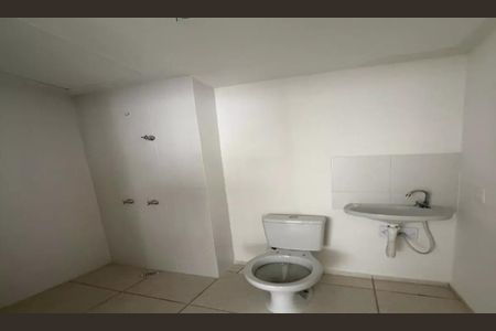 Banheiro de apartamento à venda com 2 quartos, 45m² em Canhema, Diadema