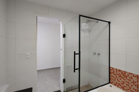 Casa de condomínio à venda com 173m², 3 quartos e 1 vaga Casa de condomínio à venda com 173m², 3 quartos e 1 vagaBanheiro da Suíte