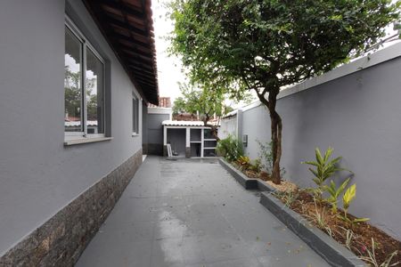 Casa de condomínio à venda com 173m², 3 quartos e 1 vaga Casa de condomínio à venda com 173m², 3 quartos e 1 vagaQuintal