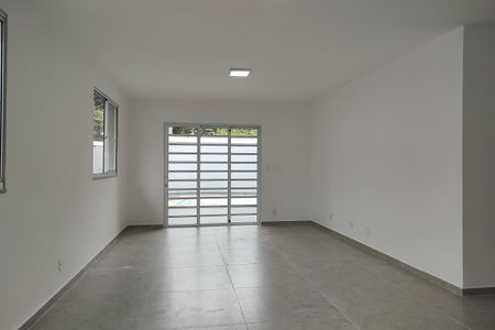 Casa de condomínio à venda com 173m², 3 quartos e 1 vaga Casa de condomínio à venda com 173m², 3 quartos e 1 vagaSala