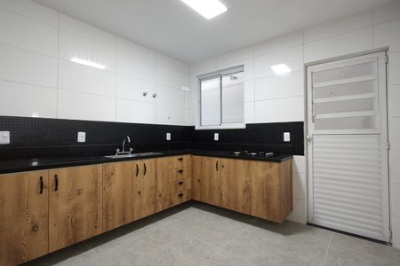 Casa de condomínio à venda com 173m², 3 quartos e 1 vaga Casa de condomínio à venda com 173m², 3 quartos e 1 vagaCozinha - Armários