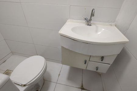 Casa de condomínio à venda com 173m², 3 quartos e 1 vaga Casa de condomínio à venda com 173m², 3 quartos e 1 vagaBanheiro de serviço