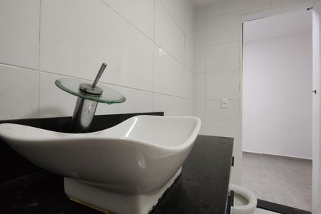 Casa de condomínio à venda com 173m², 3 quartos e 1 vaga Casa de condomínio à venda com 173m², 3 quartos e 1 vagaBanheiro da Suíte