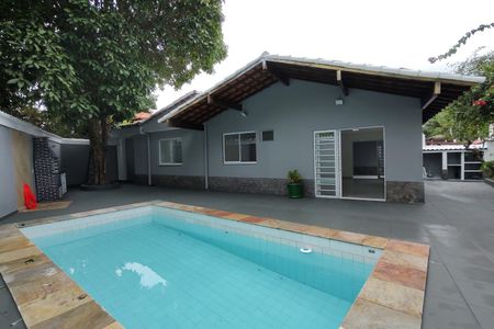 Casa de condomínio à venda com 173m², 3 quartos e 1 vaga Casa de condomínio à venda com 173m², 3 quartos e 1 vagaPiscina