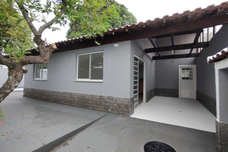 Casa de condomínio à venda com 173m², 3 quartos e 1 vaga Casa de condomínio à venda com 173m², 3 quartos e 1 vagaFachada