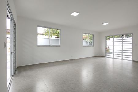 Casa de condomínio à venda com 173m², 3 quartos e 1 vaga Casa de condomínio à venda com 173m², 3 quartos e 1 vagaSala