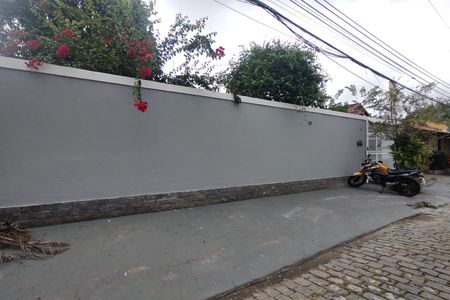 Casa de condomínio à venda com 173m², 3 quartos e 1 vaga Casa de condomínio à venda com 173m², 3 quartos e 1 vagaFachada