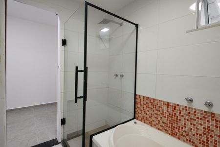 Casa de condomínio à venda com 173m², 3 quartos e 1 vaga Casa de condomínio à venda com 173m², 3 quartos e 1 vagaBanheiro da Suíte