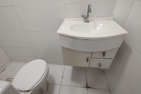Casa de condomínio à venda com 173m², 3 quartos e 1 vaga Casa de condomínio à venda com 173m², 3 quartos e 1 vagaBanheiro de serviço
