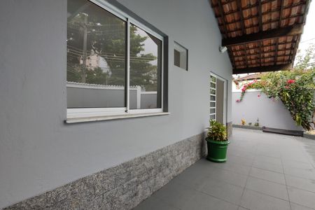 Casa de condomínio à venda com 173m², 3 quartos e 1 vaga Casa de condomínio à venda com 173m², 3 quartos e 1 vagaQuintal