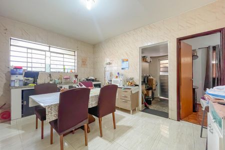 Casa à venda com 250m², 4 quartos e 3 vagas Casa à venda com 250m², 4 quartos e 3 vagasCozinha 1