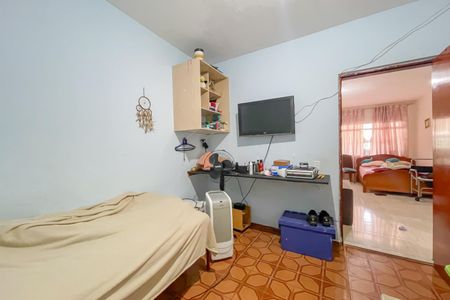 Casa à venda com 250m², 4 quartos e 3 vagas Casa à venda com 250m², 4 quartos e 3 vagasQuarto 2