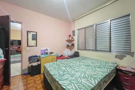 Casa à venda com 250m², 4 quartos e 3 vagas Casa à venda com 250m², 4 quartos e 3 vagasQuarto 1