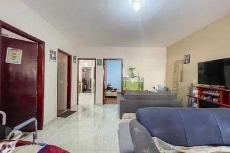 Casa à venda com 250m², 4 quartos e 3 vagas Casa à venda com 250m², 4 quartos e 3 vagasSala