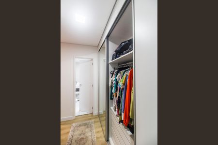 Apartamento à venda com 158m², 3 quartos e 3 vagas Apartamento à venda com 158m², 3 quartos e 3 vagasCloset da suíte