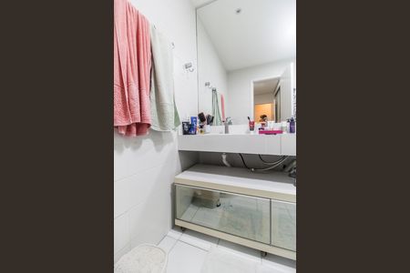 Apartamento à venda com 158m², 3 quartos e 3 vagas Apartamento à venda com 158m², 3 quartos e 3 vagasBanheiro da Suíte