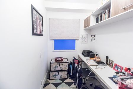 Apartamento à venda com 158m², 3 quartos e 3 vagas Apartamento à venda com 158m², 3 quartos e 3 vagasEscritório