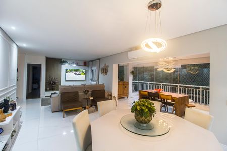 Sala  de apartamento à venda com 3 quartos, 158m² em Centro Empresarial Tamboré, Santana de Parnaíba