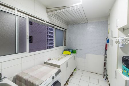 Apartamento à venda com 158m², 3 quartos e 3 vagas Apartamento à venda com 158m², 3 quartos e 3 vagasÁrea de Serviço