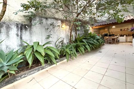 Apartamento à venda com 140m², 3 quartos e 1 vaga Apartamento à venda com 140m², 3 quartos e 1 vagaVaranda privativa