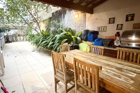 Apartamento à venda com 140m², 3 quartos e 1 vaga Apartamento à venda com 140m², 3 quartos e 1 vagaEspaço Gourmet