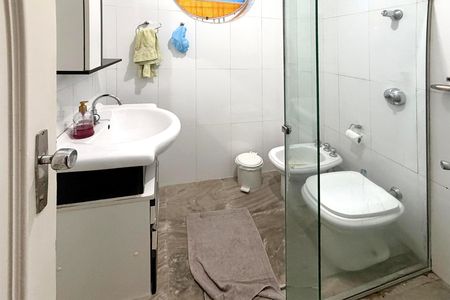 Apartamento à venda com 140m², 3 quartos e 1 vaga Apartamento à venda com 140m², 3 quartos e 1 vagaBanheiro da Suíte