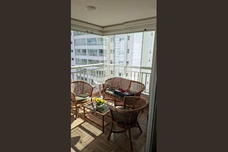 Apartamento para alugar com 107m², 2 quartos e 2 vagas Apartamento para alugar com 107m², 2 quartos e 2 vagasVaranda