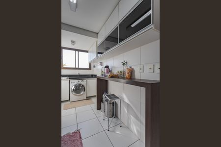 Apartamento para alugar com 81m², 2 quartos e 2 vagas Apartamento para alugar com 81m², 2 quartos e 2 vagasCozinha e Área de Serviço