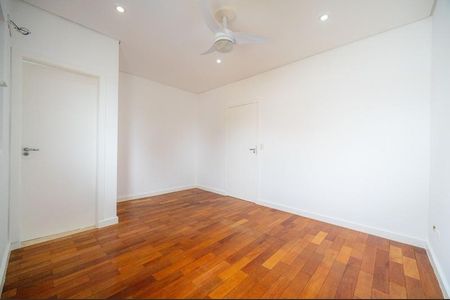 Casa de condomínio à venda com 422m², 4 quartos e 9 vagas Casa de condomínio à venda com 422m², 4 quartos e 9 vagasFoto 18