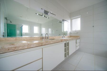 Casa de condomínio à venda com 422m², 4 quartos e 9 vagas Casa de condomínio à venda com 422m², 4 quartos e 9 vagasFoto 06