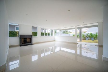 Casa de condomínio à venda com 422m², 4 quartos e 9 vagas Casa de condomínio à venda com 422m², 4 quartos e 9 vagasFoto 44