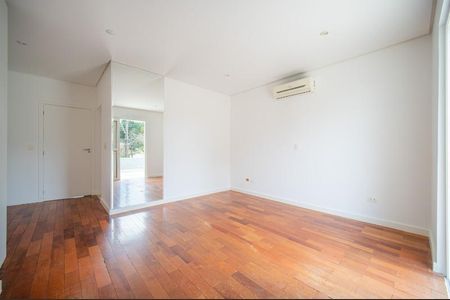 Casa de condomínio à venda com 422m², 4 quartos e 9 vagas Casa de condomínio à venda com 422m², 4 quartos e 9 vagasFoto 35