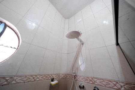 Casa à venda com 138m², 2 quartos e 1 vagaBanheiro