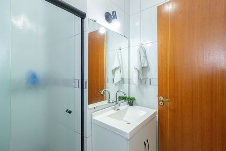 Casa à venda com 70m², 2 quartos e 1 vaga Casa à venda com 70m², 2 quartos e 1 vagaBanheiro