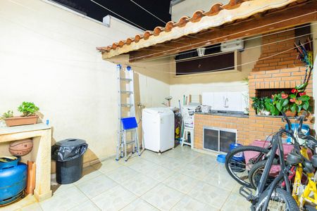 Casa à venda com 70m², 2 quartos e 1 vaga Casa à venda com 70m², 2 quartos e 1 vagaLavanderia/Churrasqueira