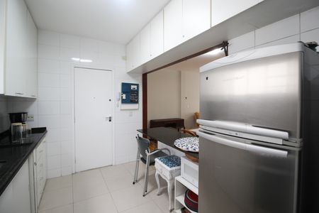 Apartamento para alugar com 81m², 2 quartos e 1 vaga Apartamento para alugar com 81m², 2 quartos e 1 vagaCozinha