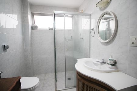 Apartamento para alugar com 81m², 2 quartos e 1 vaga Apartamento para alugar com 81m², 2 quartos e 1 vagaBanheiro