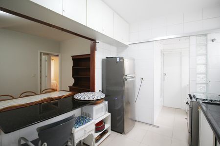 Apartamento para alugar com 81m², 2 quartos e 1 vaga Apartamento para alugar com 81m², 2 quartos e 1 vagaCozinha