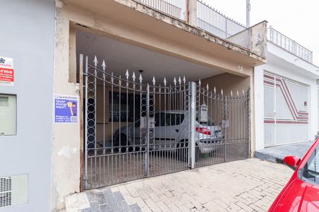 Casa para alugar com 150m², 4 quartos e 1 vaga Casa para alugar com 150m², 4 quartos e 1 vagaFachada