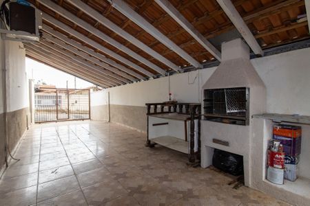 Casa para alugar com 45m², 1 quarto e 1 vaga Casa para alugar com 45m², 1 quarto e 1 vagaGaragem