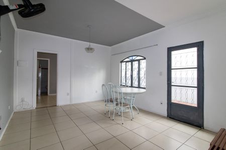 Casa para alugar com 45m², 1 quarto e 1 vaga Casa para alugar com 45m², 1 quarto e 1 vagaSala