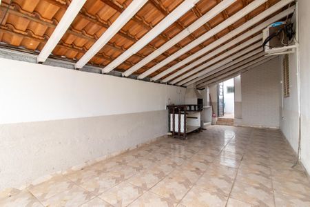 Casa para alugar com 45m², 1 quarto e 1 vaga Casa para alugar com 45m², 1 quarto e 1 vagaGaragem