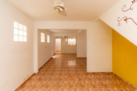 Casa à venda com 120m², 4 quartos e 2 vagas Casa à venda com 120m², 4 quartos e 2 vagasSala