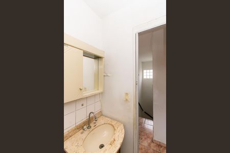 Casa à venda com 120m², 4 quartos e 2 vagas Casa à venda com 120m², 4 quartos e 2 vagasBanheiro