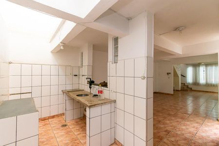 Casa à venda com 120m², 4 quartos e 2 vagas Casa à venda com 120m², 4 quartos e 2 vagasCozinha
